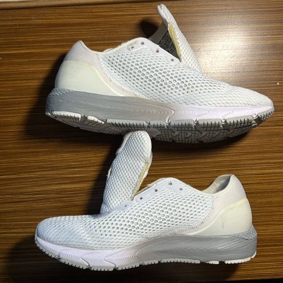 Under Armour Hovr Sonic 4 Bluetooth Gym Sneakers 8M - Picture 1 of 7